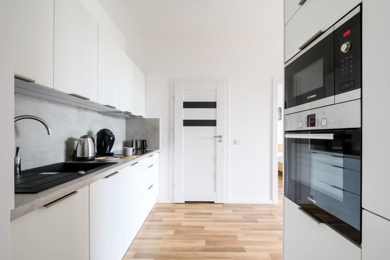 19 Dzielnica Kolejowa P&O Serviced Apartments Варшава Экстерьер фото