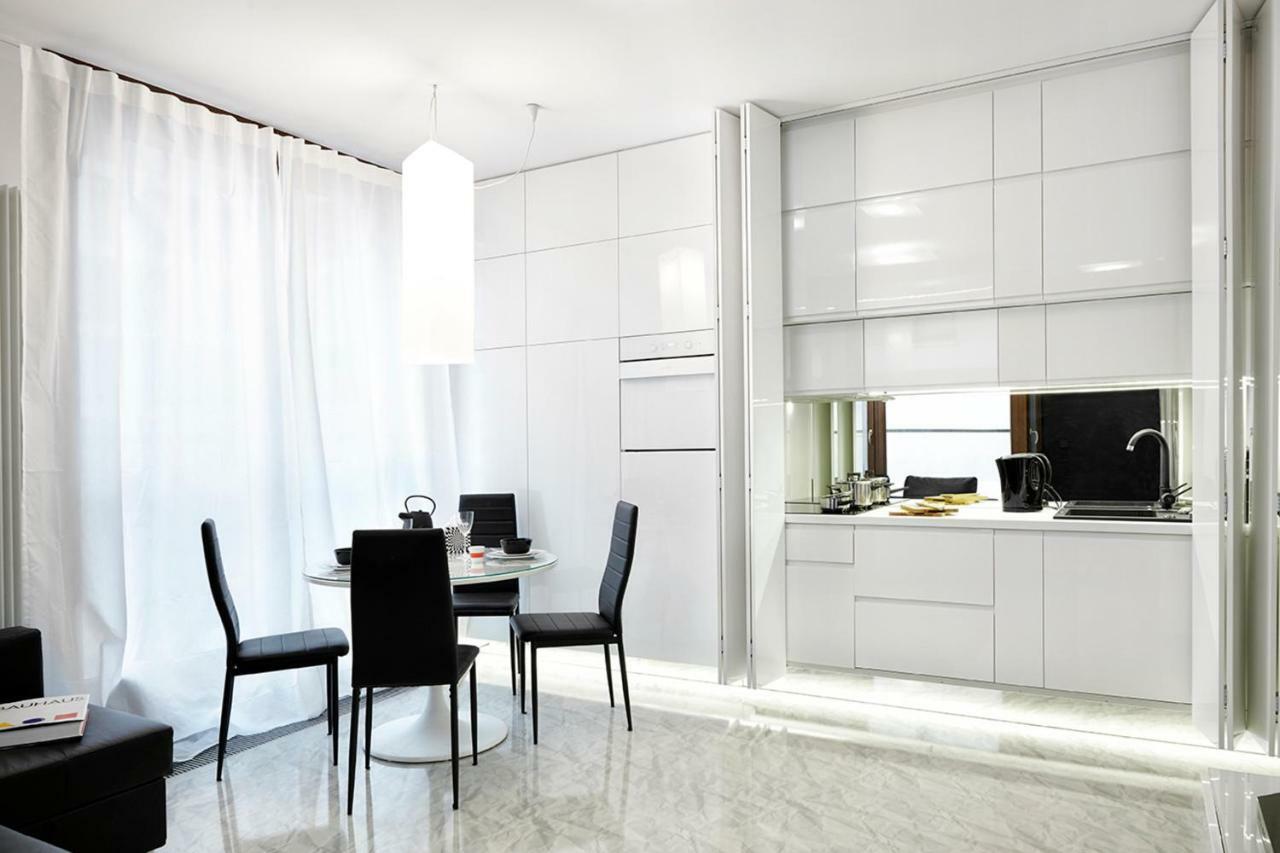 19 Dzielnica Kolejowa P&O Serviced Apartments Варшава Экстерьер фото